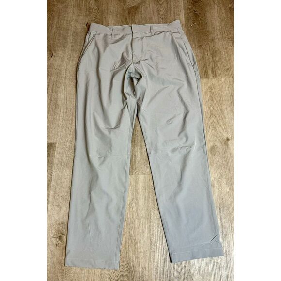 Fabletics The Only Pant Mens Gray 33x32 Stretch Water Resistant Multi Pocket - Picture 1 of 8